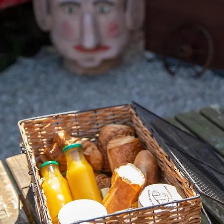 Roulotte Et Sauna De Tonton Bouvy Au Domaine Du Reuze Winnezeele Exterior photo